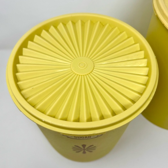 Vintage Tupperware Servalier Storage Canisters 807-4 805-3 Starburst Yellow - Picture 4 of 15